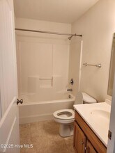 302 Pirates Lndg Dr in Beaufort, NC - Building Photo - Building Photo