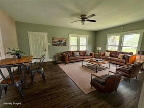 716 Olive St in Wharton, TX - Building Photo - Building Photo