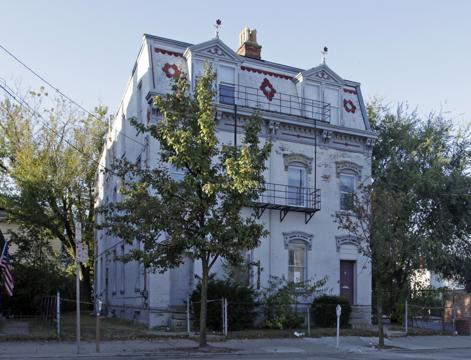 3521-3523 Warsaw Ave in Cincinnati, OH - Building Photo