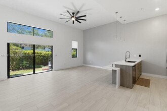 913 NW 45th Ter in Plantation, FL - Building Photo - Building Photo