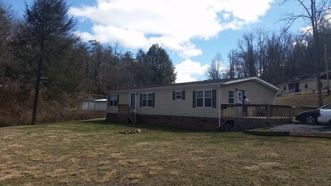 62 Ed Norton Rd in Cullowhee, NC - Building Photo - Building Photo