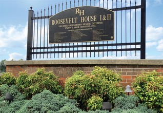 Roosevelt House I & II Senior Community in Owensboro, KY - Building Photo - Building Photo