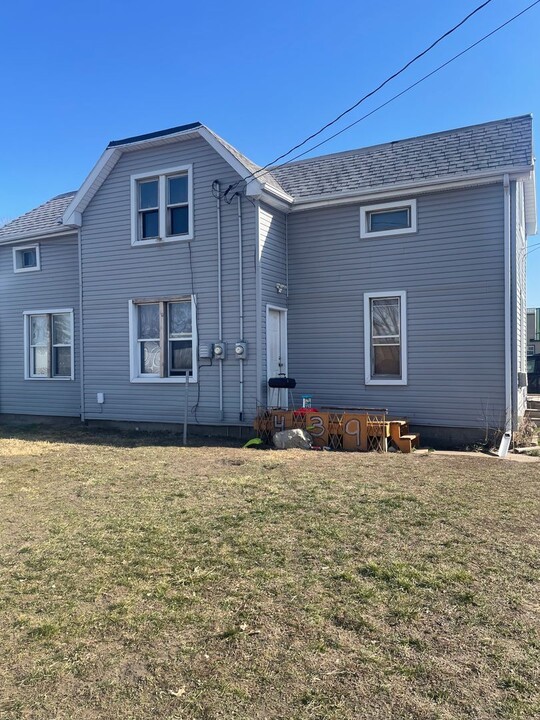 439 Gladys St in Waterloo, IA - Building Photo