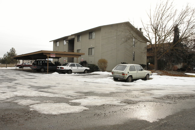 Houk 33 Apartments in Spokane Valley, WA - Building Photo - Building Photo