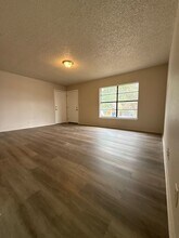 4315 Lehman Dr in Kirby, TX - Building Photo - Building Photo