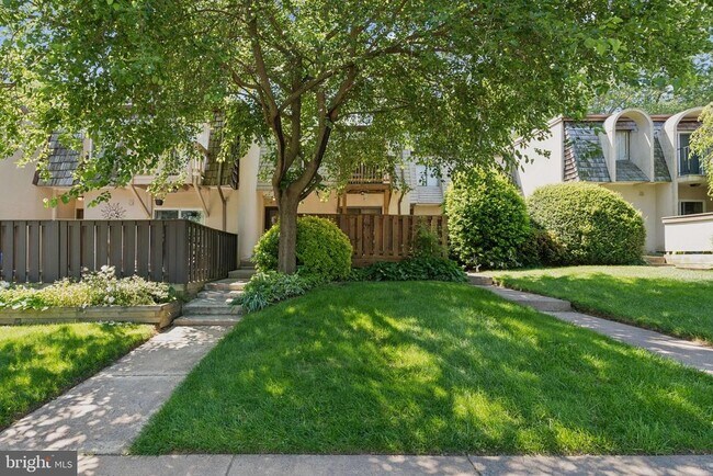 1662 Valencia Way in Reston, VA - Building Photo - Building Photo