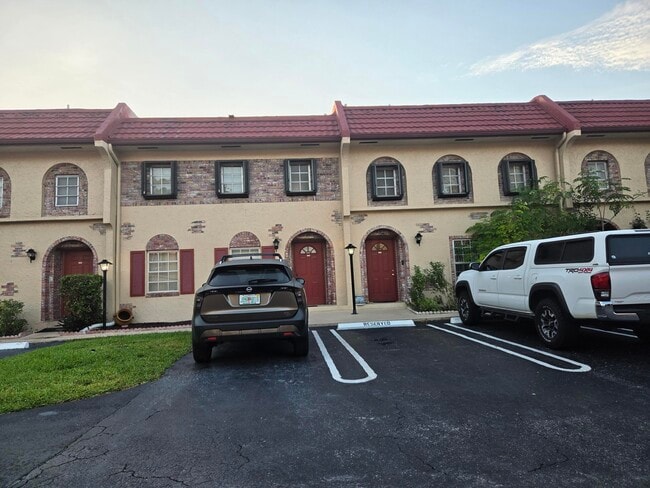 property at 3062 Riverside Dr