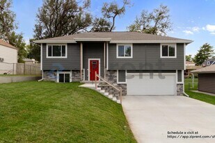 5323 P St in Omaha, NE - Building Photo