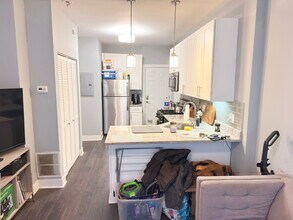 1433 N Cleaver St, Unit 1 in Chicago, IL - Foto de edificio - Building Photo