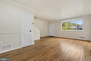 9003 Manchester Rd in Silver Spring, MD - Building Photo