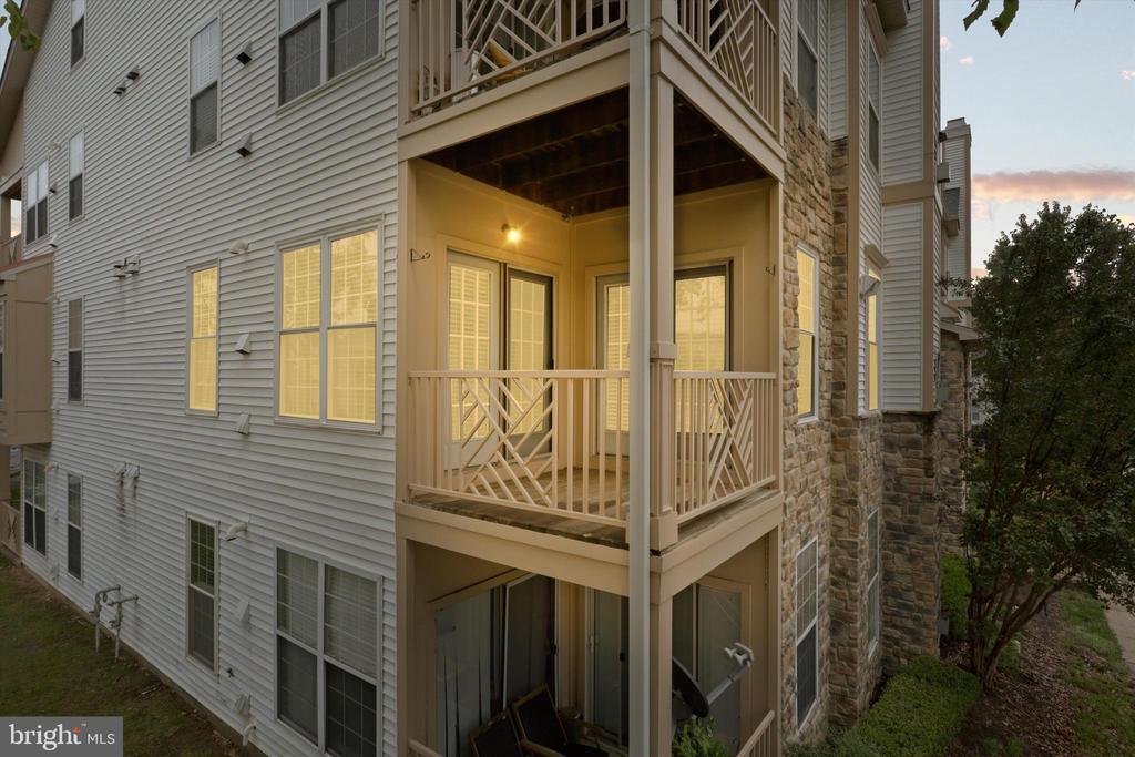 5947 Founders Hill Dr in Alexandria, VA - Building Photo