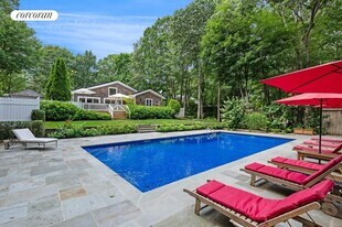 24 Shadyrest Dr in Sag Harbor, NY - Building Photo
