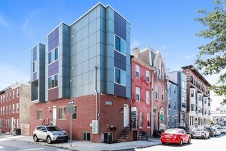 917 N 15th St in Philadelphia, PA - Building Photo - Building Photo