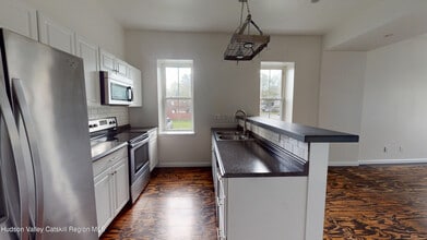 160 Mansion St in Coxsackie, NY - Building Photo - Building Photo