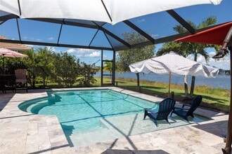 11624 Renaissance Blvd in Venice, FL - Building Photo - Building Photo