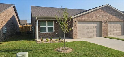 602 NW 68th Ave in Bentonville, AR - Building Photo - Building Photo