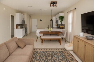 900 S Maple Ave in Sanford, FL - Building Photo - Building Photo