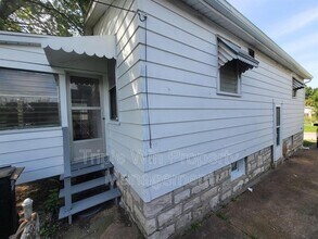 4891 Hummelsheim Ave in St. Louis, MO - Building Photo - Building Photo