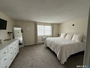 1081 New Haven Rd in Naugatuck, CT - Building Photo - Building Photo