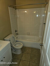 4905 Saddlebrook Ln in Louisville, KY - Building Photo - Building Photo