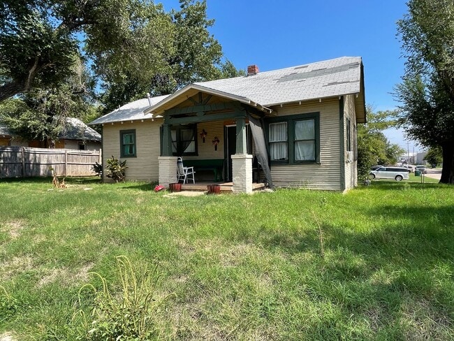 property at 1801 E Park Pl