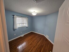 863 Bushby Ct in London, ON - Building Photo - Building Photo