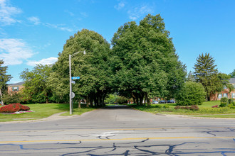 Revere Village Apartments in Dayton, OH - Building Photo - Building Photo