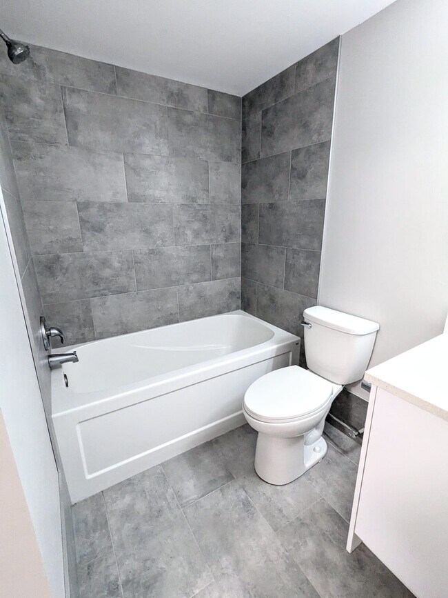 5203-152 52 St in Drayton Valley, AB - Building Photo - Building Photo