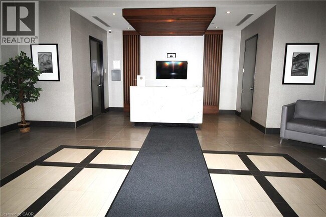 150 Main St W in Hamilton, ON - Building Photo - Building Photo