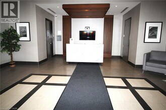 150 Main St W in Hamilton, ON - Building Photo - Building Photo