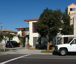 The Continental in Seal Beach, CA - Building Photo - Building Photo