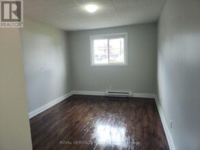 8800 Willoughby Dr in Niagara Falls, ON - Building Photo - Building Photo