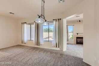 35006 N 27th Ave in Phoenix, AZ - Foto de edificio - Building Photo