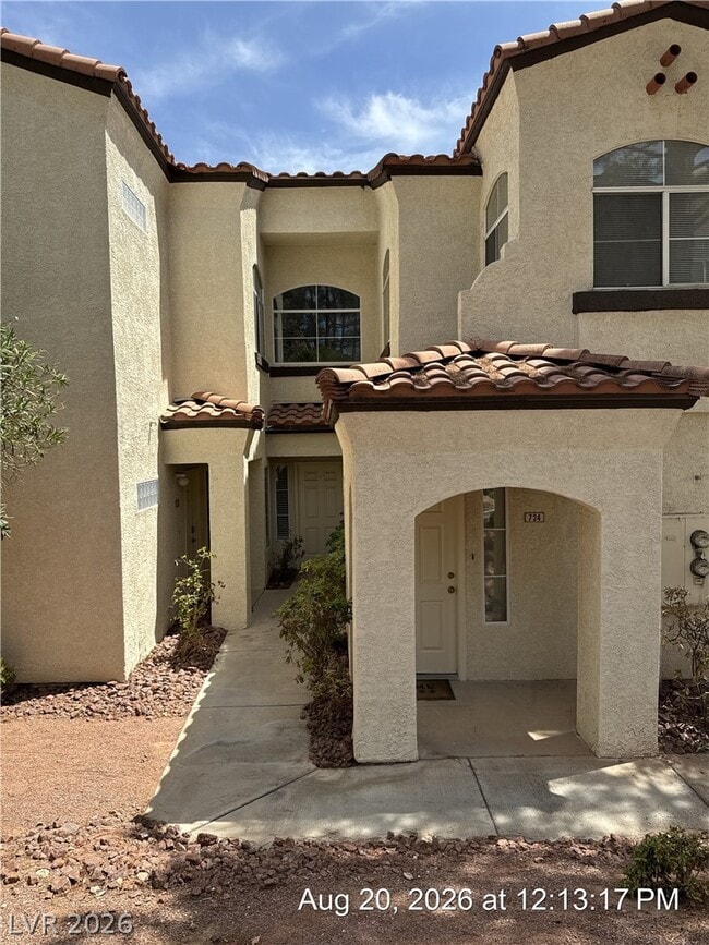 property at 2975 Bluegrass Ln