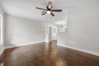 1402 Kent St in Taylor, TX - Building Photo - Building Photo