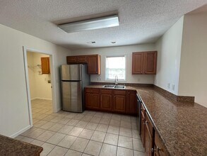 100 Dover Ct E in Sanford, NC - Building Photo - Building Photo