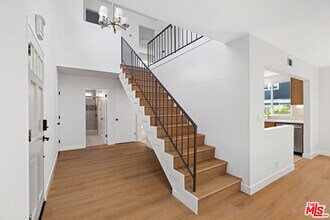 12024 Alberta Dr in Culver City, CA - Building Photo - Building Photo