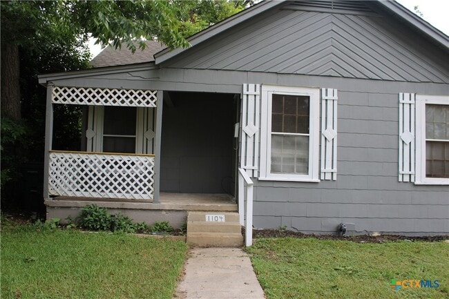 1104 S 25th St in Temple, TX - Foto de edificio - Building Photo