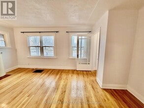 704 Brookfield Rd in Ottawa, ON - Building Photo - Building Photo