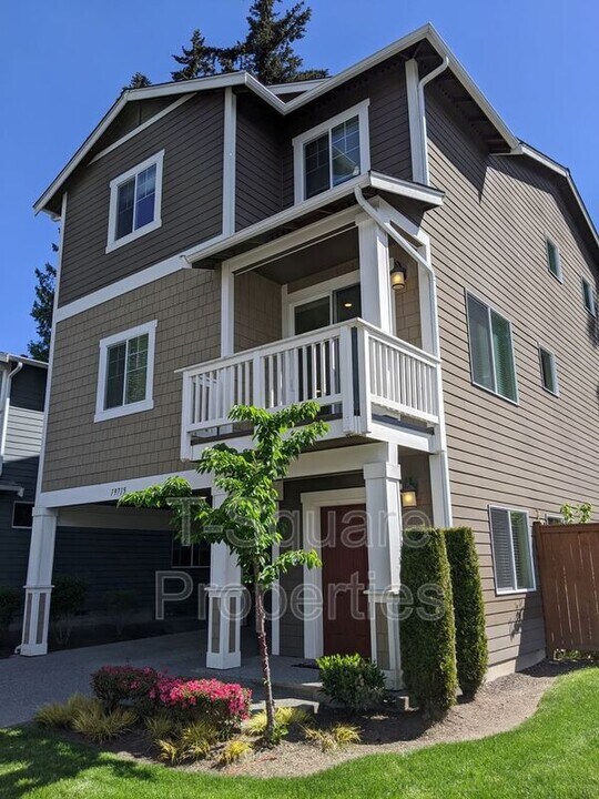 19715 26th Ave W in Lynnwood, WA - Building Photo
