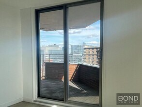 520 Second Avenue in New York, NY - Building Photo - Building Photo