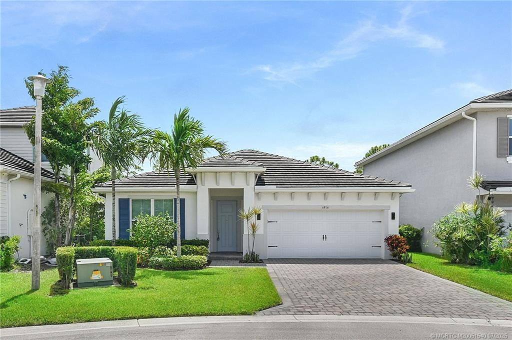 4914 SW Montclair Dr in Stuart, FL - Building Photo