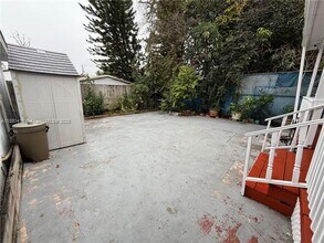 1429 SW 23rd Terrace in Miami, FL - Building Photo - Building Photo
