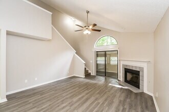 2858 Lantana Lakes Dr W in Jacksonville, FL - Building Photo - Building Photo
