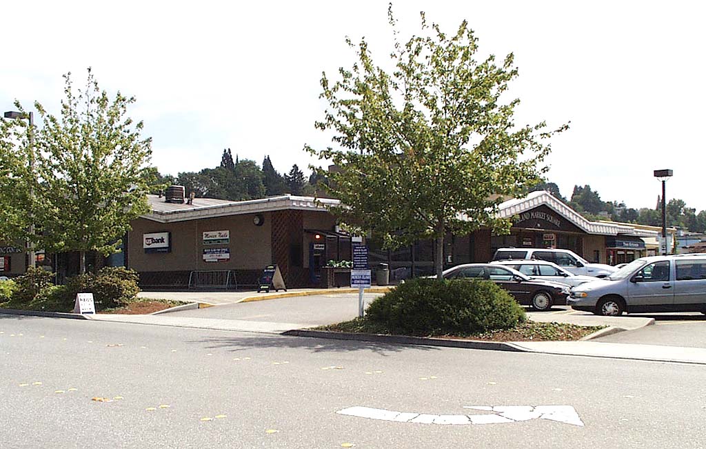 7803 SE 27th St in Mercer Island, WA - Building Photo