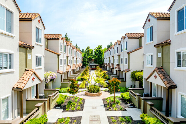 La Terraza in San Jose, CA - Building Photo - Building Photo