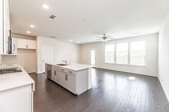 3418 Avondale Vw Dr in Houston, TX - Building Photo - Building Photo