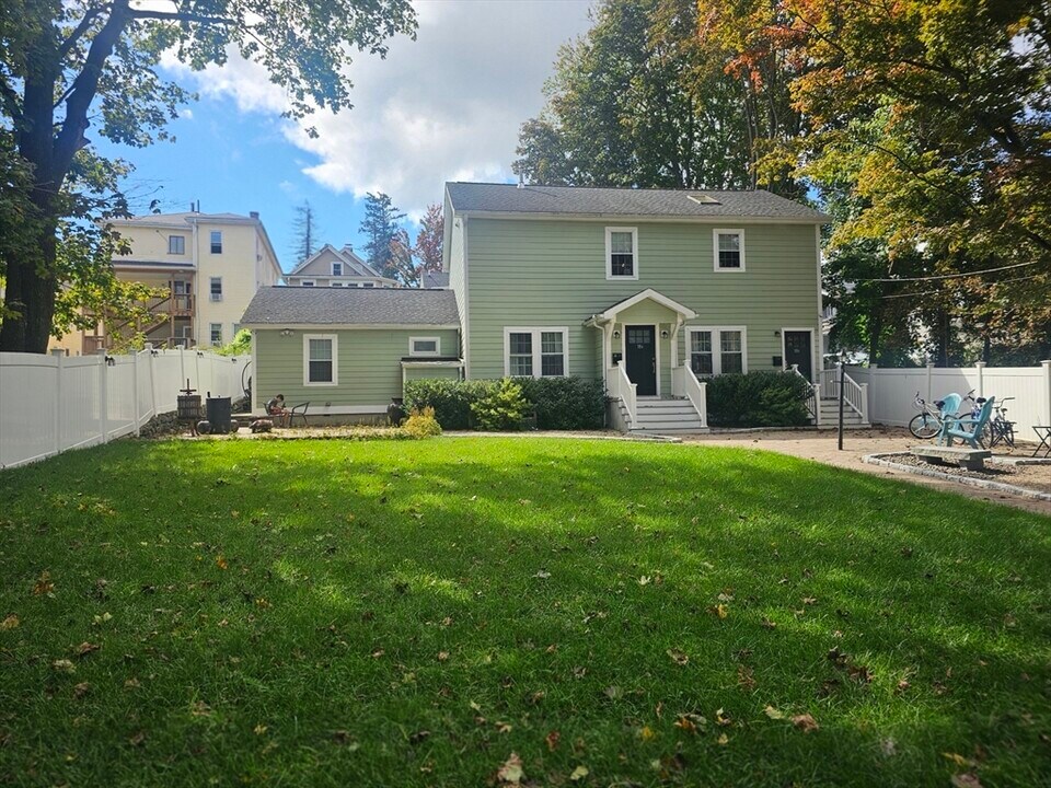 18A Grant St in Marlborough, MA - Building Photo