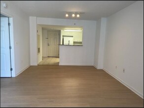 11710 Old Georgetown Rd, Unit 405 in North Bethesda, MD - Foto de edificio - Building Photo