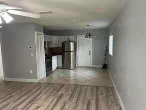 455 Las Palmas Cir in Avon Park, FL - Building Photo - Building Photo